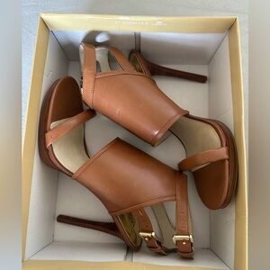 NWB -  MICHAEL Michael Kors Asta Sandal